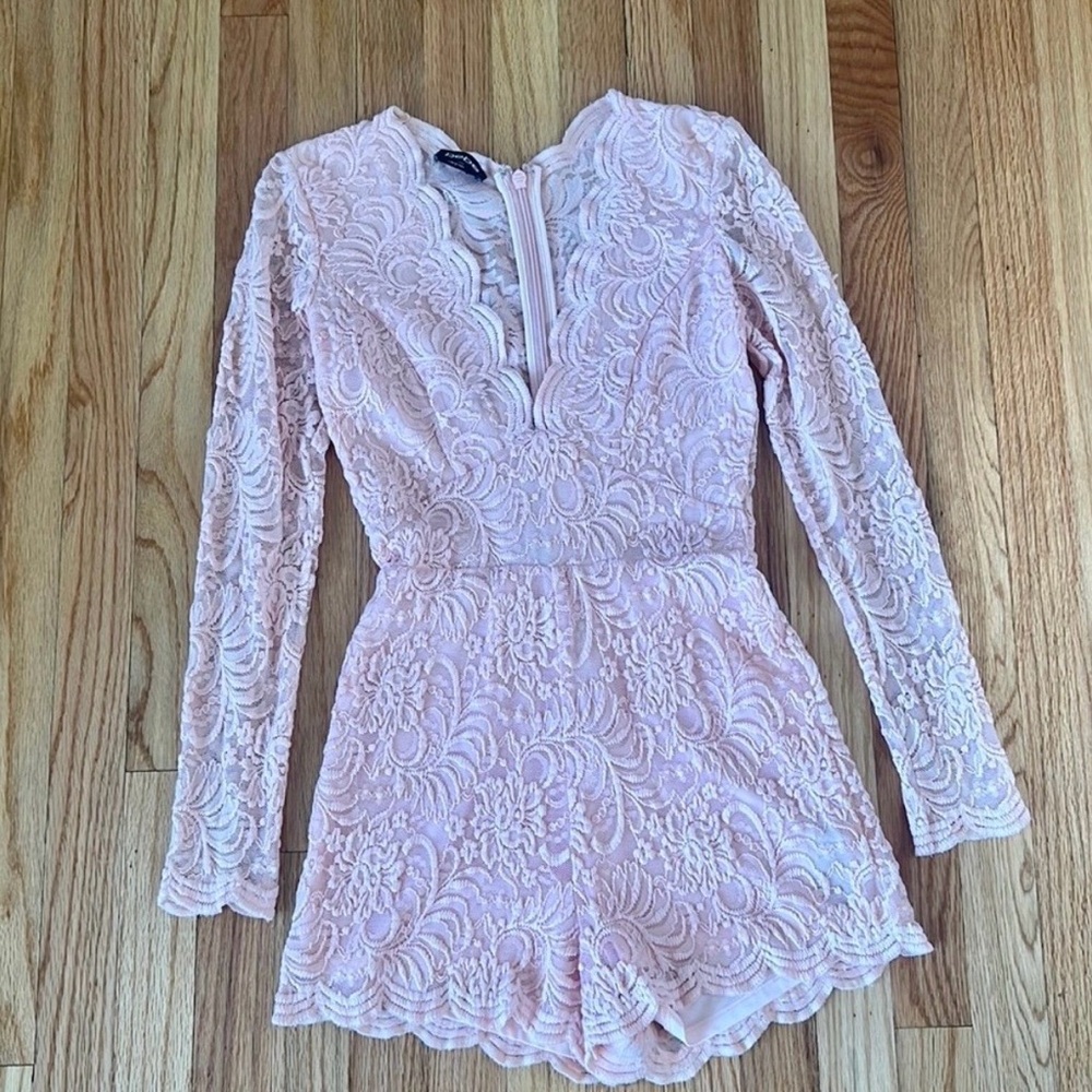 Bebe peach Lace romper size 2 - Picture 2 of 8